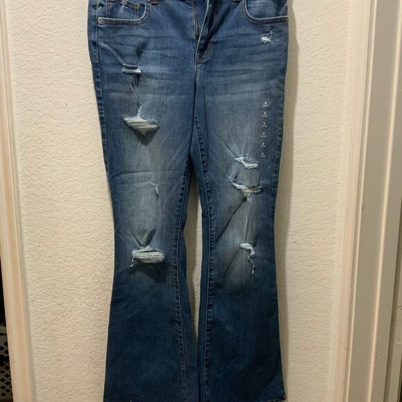 NWT Maurices Flare Mid Rise Denim Size 8 Jeans short inseam 31 - Picture 3 of 11